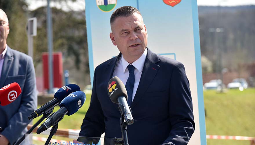 Povijesni iskorak za našičko zdravstvo započeli radovi na ugradnji prvog MR uređaja 03